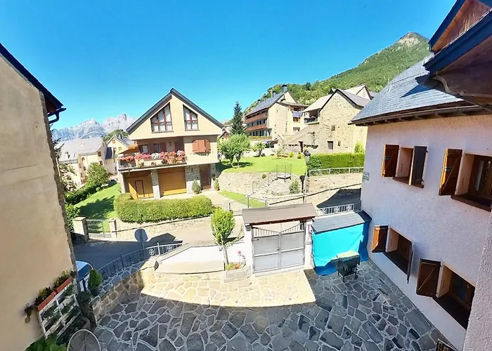 Casa Pelaire -tucasaenlospirineos Casa de Férias *